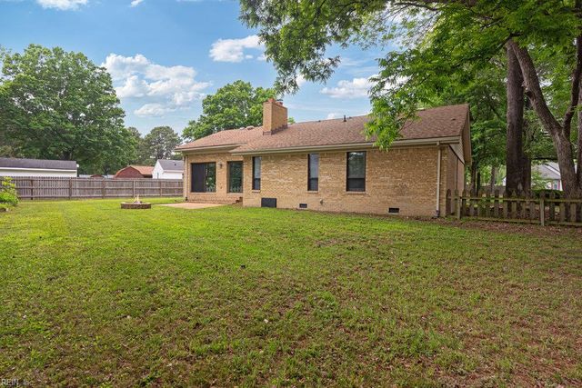 810 Woodrow CT, Chesapeake, VA 23322