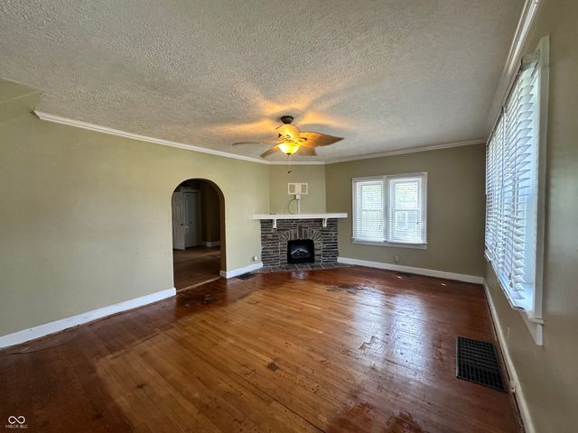 315 W High Street, Pendleton, IN 46064