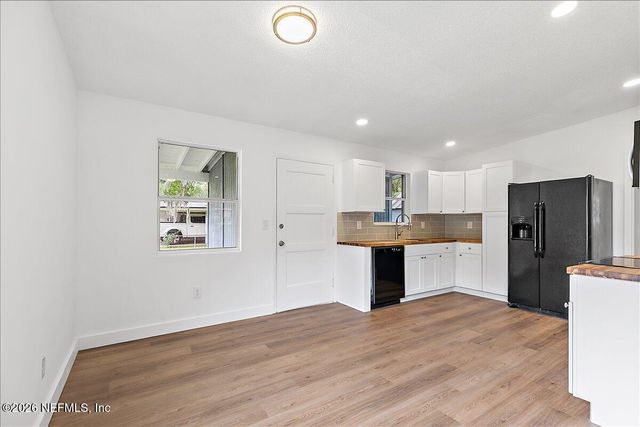 6903 CLOVIS Road, Jacksonville, FL 32205
