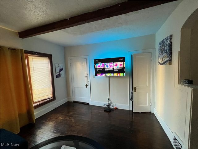 1524 E 204th Street, Euclid, OH 44117