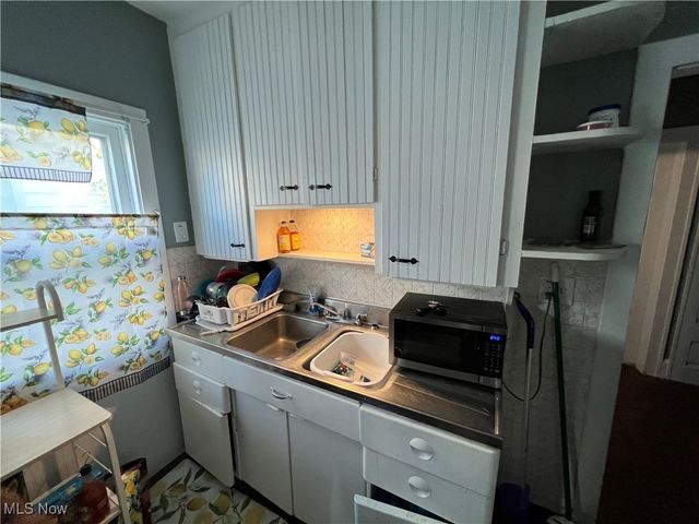 1524 E 204th Street, Euclid, OH 44117