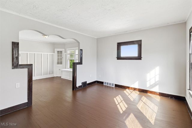 1524 E 204th Street, Euclid, OH 44117