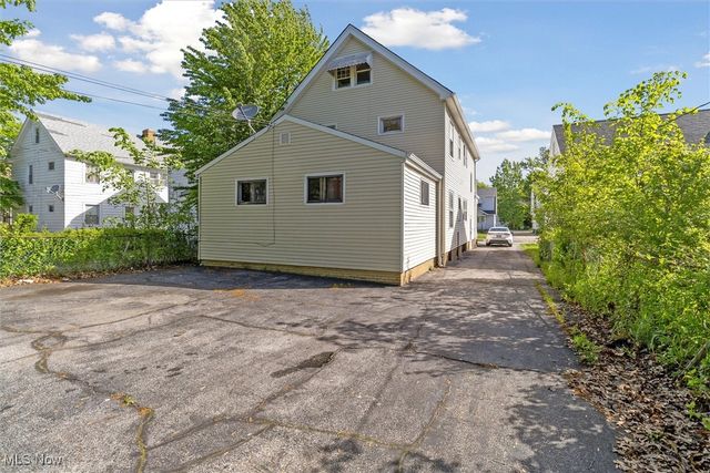 1524 E 204th Street, Euclid, OH 44117