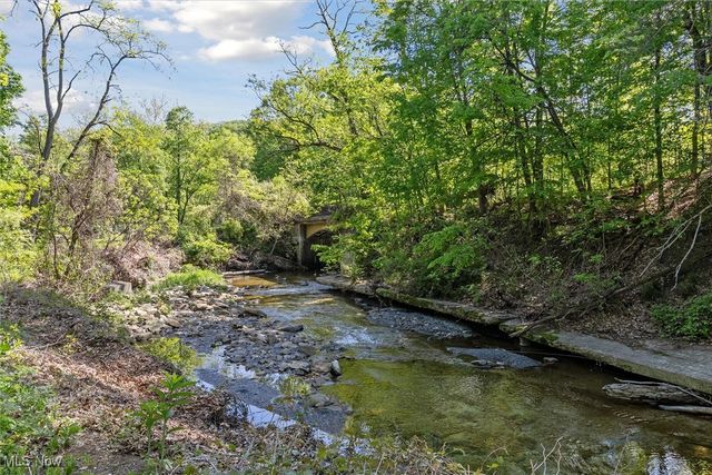 1524 E 204th Street, Euclid, OH 44117