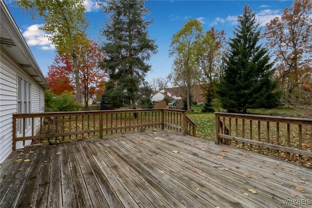 82 Grasspointe Drive, Amherst, NY 14228