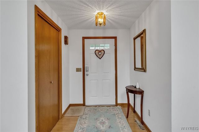 82 Grasspointe Drive, Amherst, NY 14228