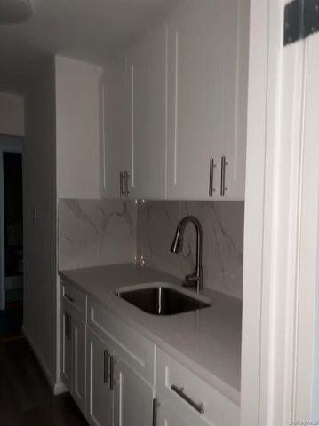 5530 98 Place 2B, Corona, NY 11368