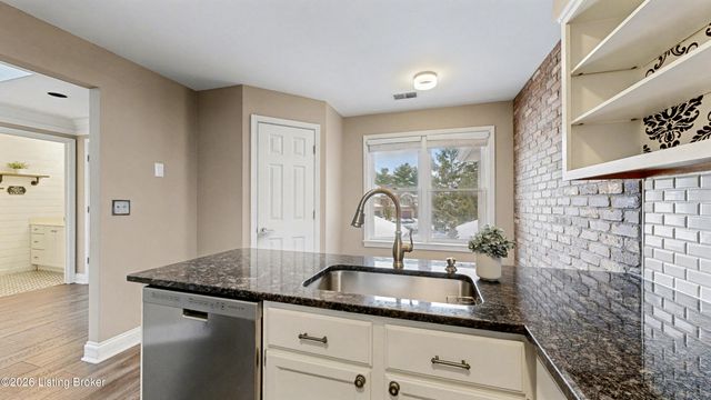 3715 Hurstbourne Ridge Blvd, Louisville, KY 40299