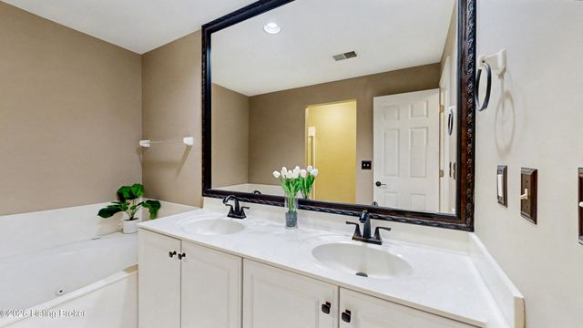 3715 Hurstbourne Ridge Blvd, Louisville, KY 40299