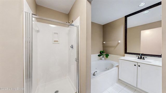 3715 Hurstbourne Ridge Blvd, Louisville, KY 40299