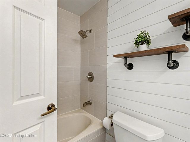 3715 Hurstbourne Ridge Blvd, Louisville, KY 40299