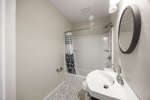 4108 3rd Street, Des Moines, IA 50313