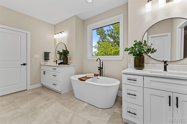 272 Merlot Lane, St Albans, MO 63073
