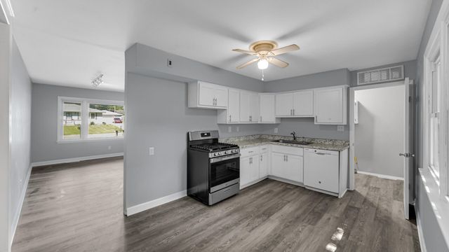 7713 Hendricks Place, Merrillville, IN 46410