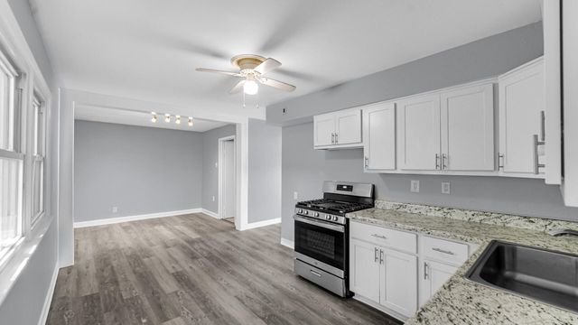 7713 Hendricks Place, Merrillville, IN 46410