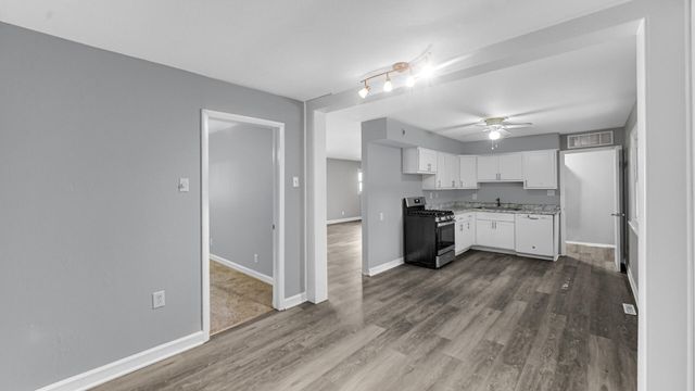 7713 Hendricks Place, Merrillville, IN 46410