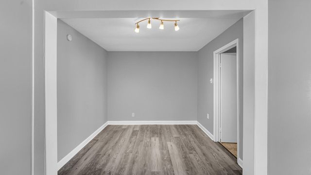 7713 Hendricks Place, Merrillville, IN 46410