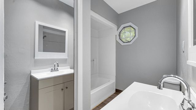 7713 Hendricks Place, Merrillville, IN 46410