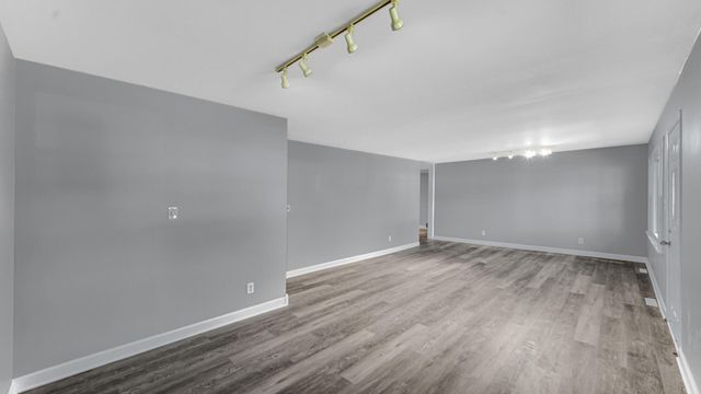 7713 Hendricks Place, Merrillville, IN 46410