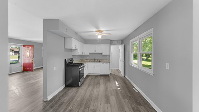 7713 Hendricks Place, Merrillville, IN 46410