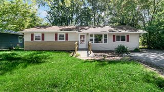 7713 Hendricks Place, Merrillville, IN 46410