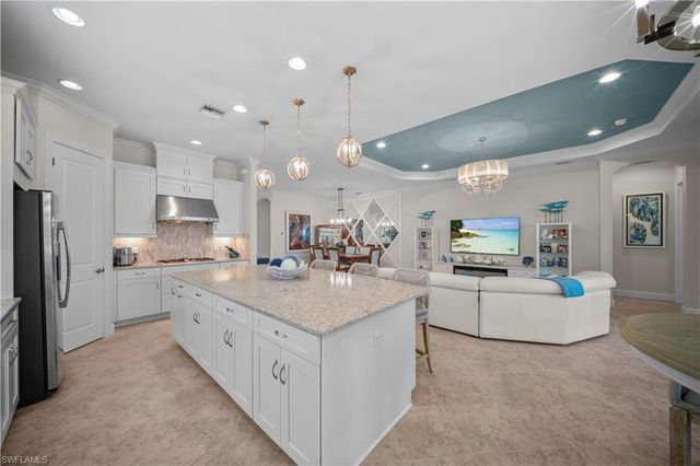 9465 Terresina DR, Naples, FL 34119