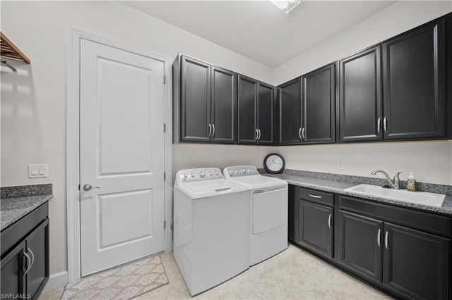 9465 Terresina DR, Naples, FL 34119