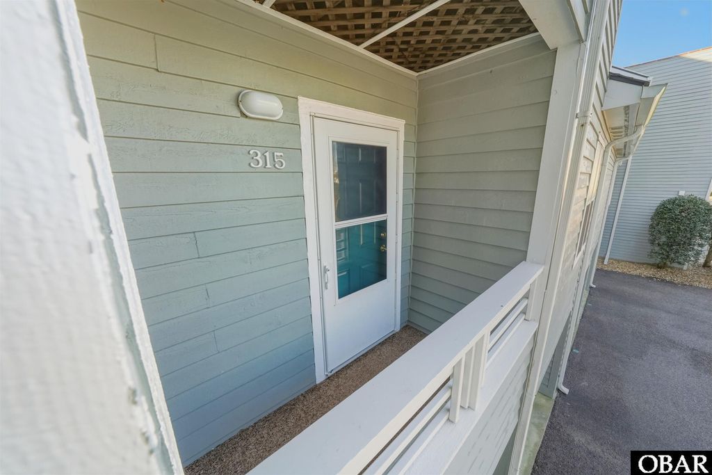 Image 3 of property listing at 315 Pirates Way # 315B, Manteo, NC 27954