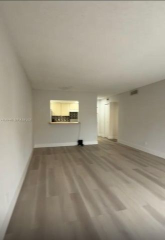 17901 NW 68 Avenue T205, Hialeah, FL 33015