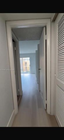 17901 NW 68 Avenue T205, Hialeah, FL 33015