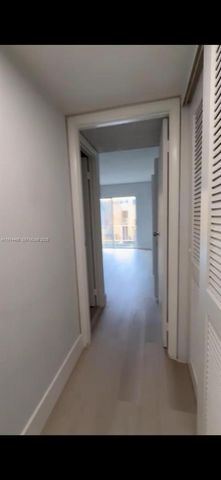 17901 NW 68 Avenue T205, Hialeah, FL 33015