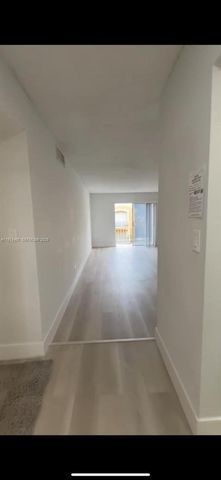 17901 NW 68 Avenue T205, Hialeah, FL 33015