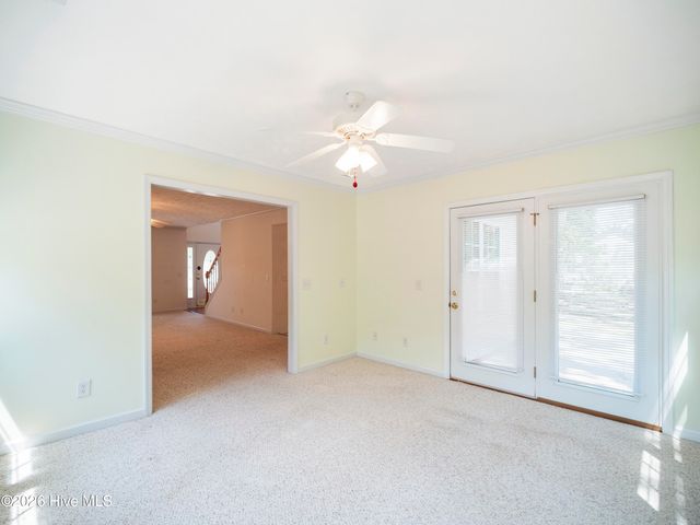 1643 Chadwick Shores Drive, Sneads Ferry, NC 28460