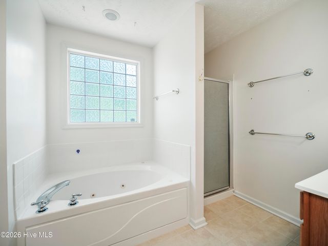 1643 Chadwick Shores Drive, Sneads Ferry, NC 28460