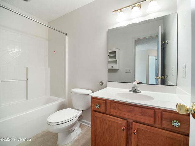 1643 Chadwick Shores Drive, Sneads Ferry, NC 28460