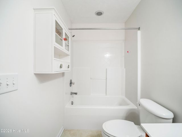 1643 Chadwick Shores Drive, Sneads Ferry, NC 28460