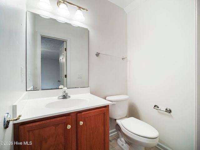 1643 Chadwick Shores Drive, Sneads Ferry, NC 28460