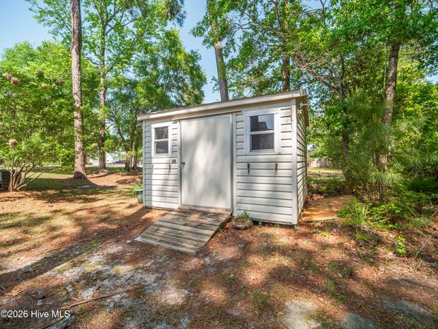 1643 Chadwick Shores Drive, Sneads Ferry, NC 28460