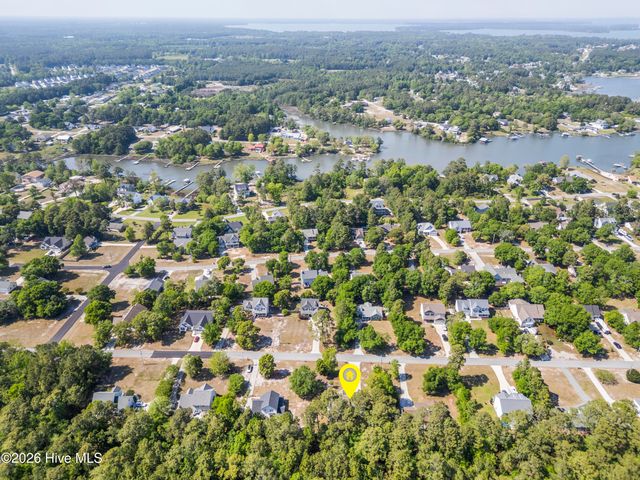 1643 Chadwick Shores Drive, Sneads Ferry, NC 28460