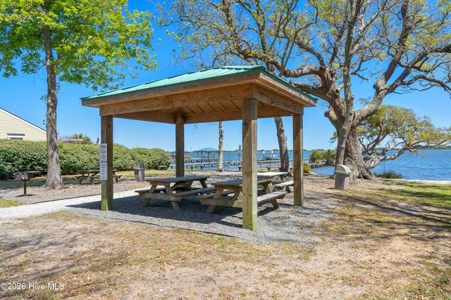 1643 Chadwick Shores Drive, Sneads Ferry, NC 28460