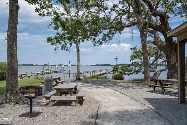 1643 Chadwick Shores Drive, Sneads Ferry, NC 28460