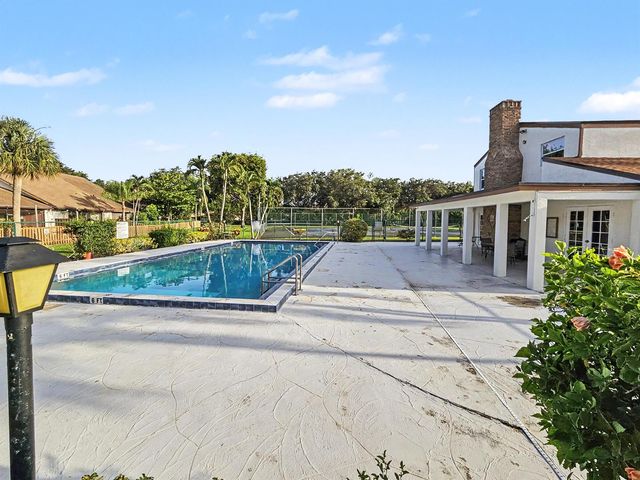 1160 Parkside Green Drive F, Greenacres, FL 33415