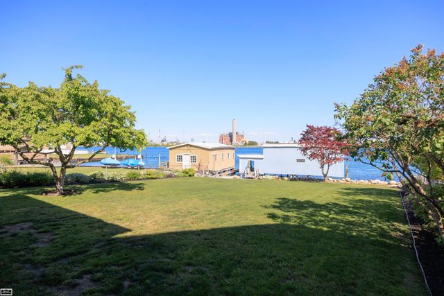 2970 Military Street, Port Huron, MI 48060
