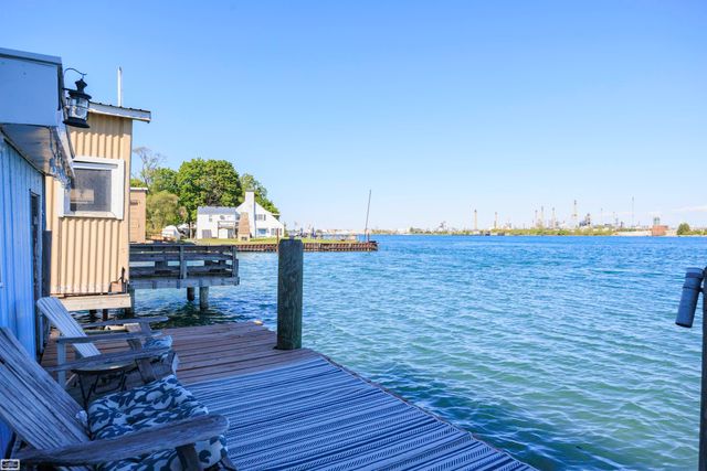 2970 Military Street, Port Huron, MI 48060