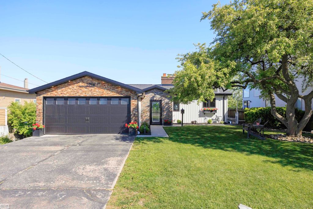 2970 Military Street, Port Huron, MI 48060