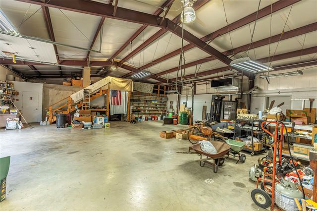 7278 Highway 36 N, Bellville, TX 77418