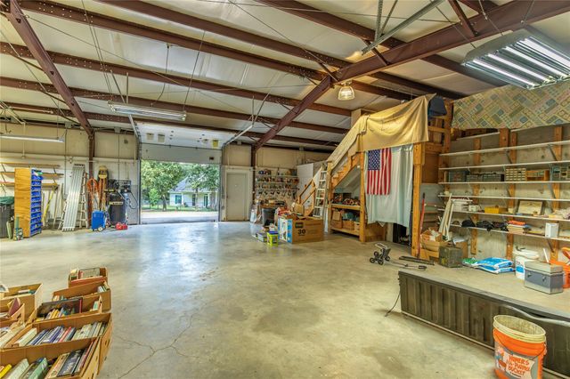 7278 Highway 36 N, Bellville, TX 77418