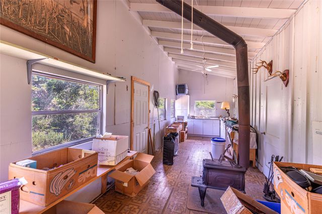 7278 Highway 36 N, Bellville, TX 77418