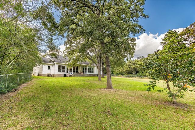 7278 Highway 36 N, Bellville, TX 77418