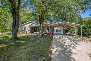 102 Canary Drive, Farmington, AR 72730